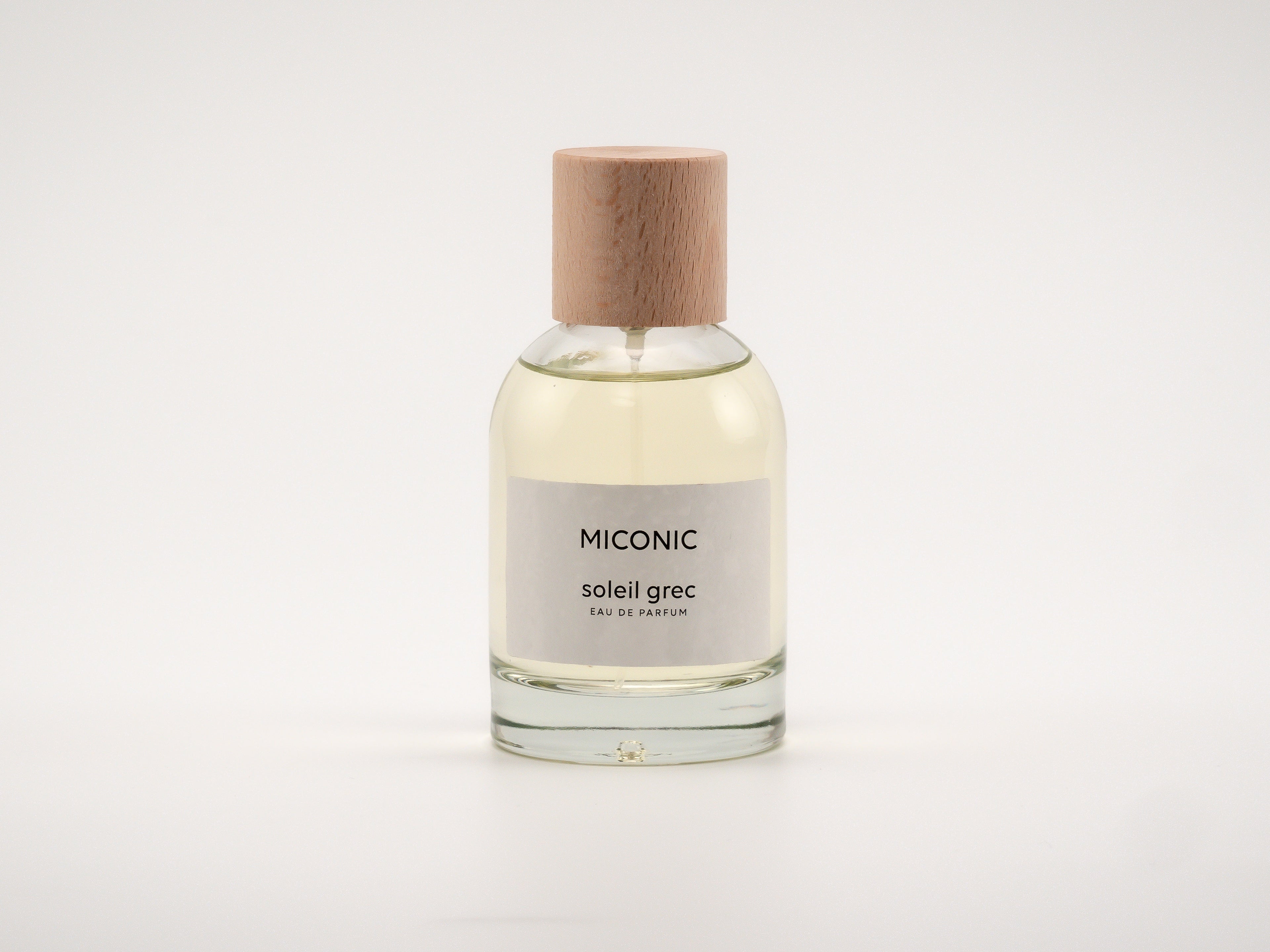 soleil grec eau de parfum 100ml. There is something unique about the Greek sun. Its warm light recharges and soothes at once, leaving you to glow from the inside out. Like a pomelo, the oldest known citrus, Soleil Grec takes all that luscious light to release a distinctively sensual perfume with delicate spicy notes and a crisp and yet mellow texture. A journey that ends in the old town of Mykonos, where majestic trees grow almost secluded, and hints of incense add to the mystery….